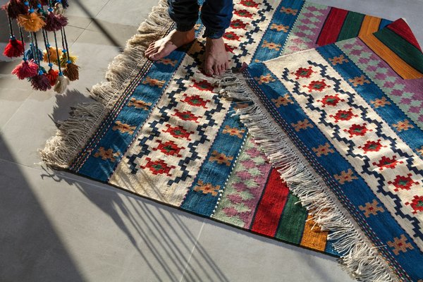 Un Guide Complet pour Choisir le Tapis Parfait pour Votre Salon